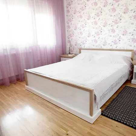 Rox 3 Apartment *